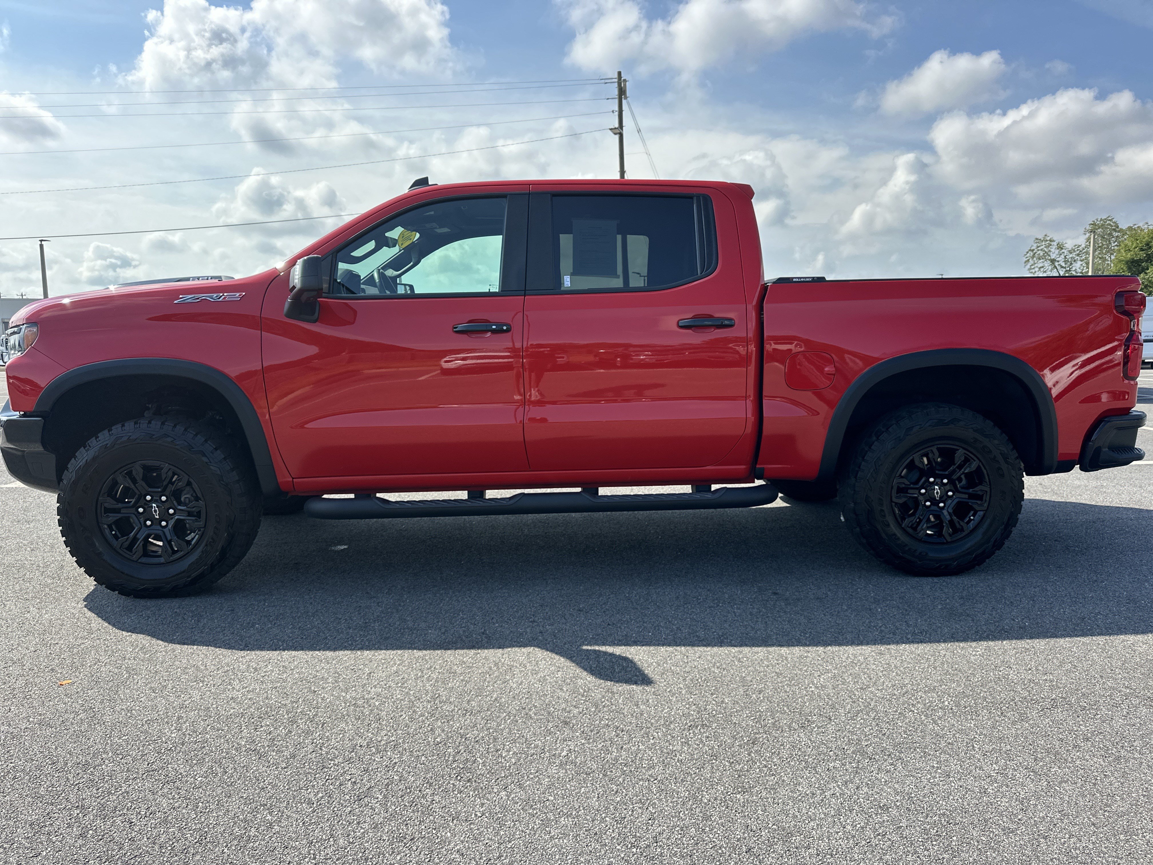 Used 2023 Chevrolet Silverado 1500 ZR2 w/ Technology Package AWD/4WD image 9