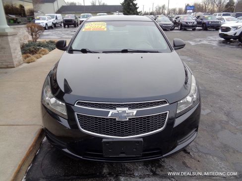Used 2014 Chevrolet Cruze LS image 15