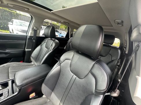 Used 2024 Kia Sorento S w/ Panoramic Sunroof Package AWD/4WD image 13