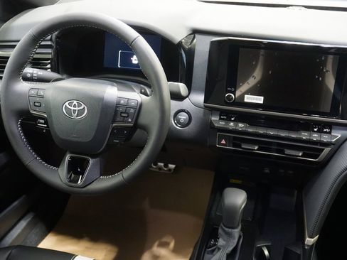 New 2026 Toyota Camry SE image 29