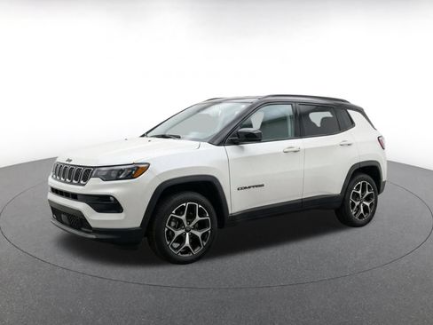 Used 2025 Jeep Compass Limited AWD/4WD image 3