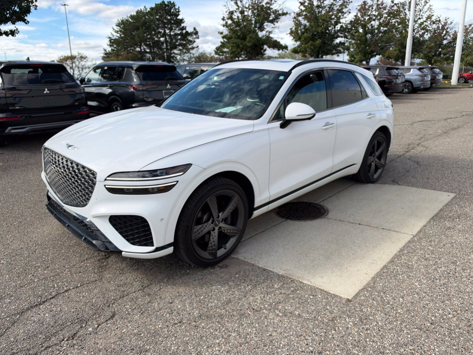 Used 2023 Genesis GV70 3.5T Sport w/ Sport Prestige Package AWD/4WD image 6