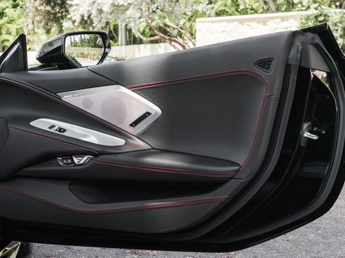 Used 2022 Chevrolet Corvette Stingray Premium Conv w/ Z51 Performance Package RWD image 23