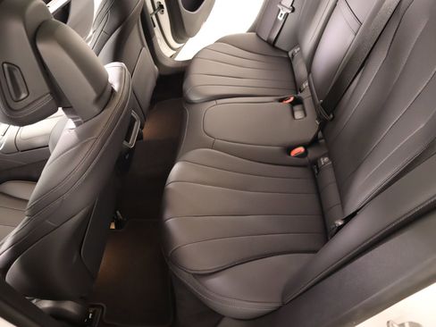 Used 2024 Mercedes-Benz E 350 4MATIC Sedan image 11