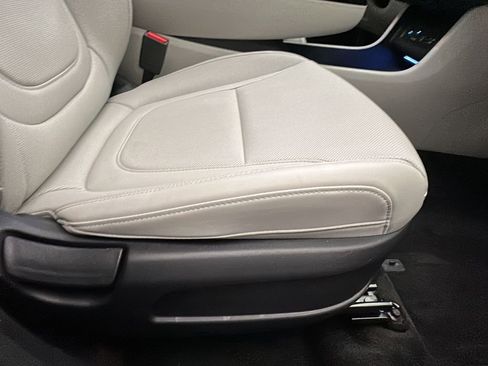 Certified 2025 Hyundai Tucson SEL image 17