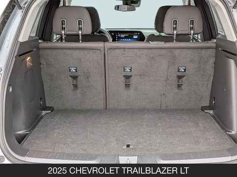 Used 2025 Chevrolet TrailBlazer LT FWD image 23