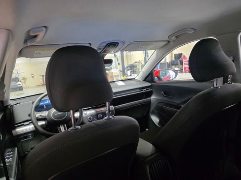 Certified 2024 Hyundai Kona SE image 15