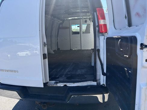 Used 2019 GMC Savana 3500 Extended w/ Chrome Appearance Package RWD image 9