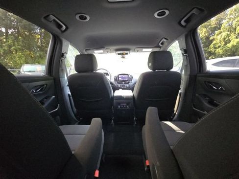 Used 2023 Chevrolet Traverse LT FWD image 19