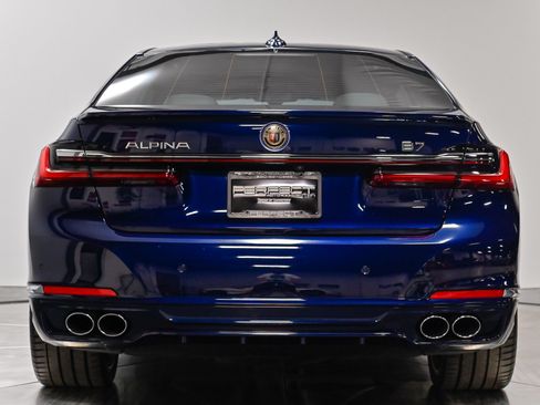 Used 2022 BMW ALPINA B7 xDrive AWD/4WD image 12