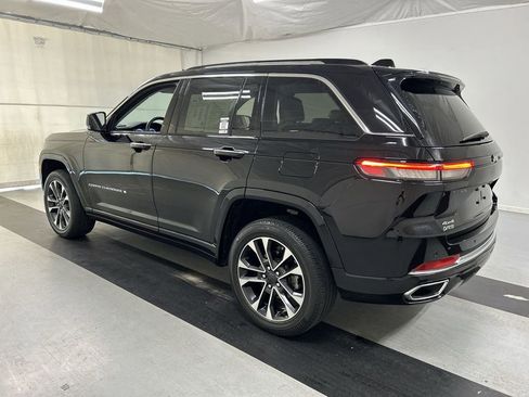 Used 2022 Jeep Grand Cherokee Overland AWD/4WD image 7