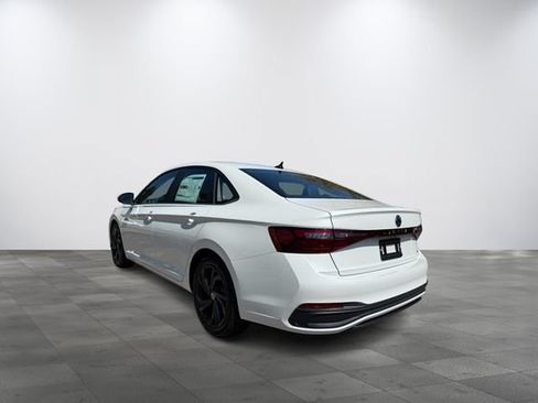 New 2026 Volkswagen Jetta SE FWD image 4