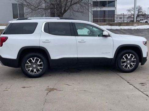 Used 2023 GMC Acadia SLE w/ Driver Convenience Package image 9