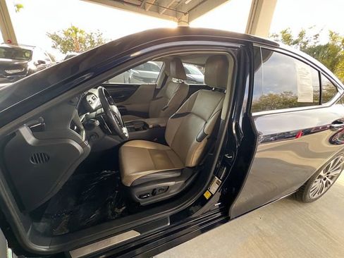 Used 2021 Lexus ES 350 w/ Premium Package image 13