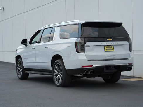 Certified 2026 Chevrolet Suburban High Country w/ Sun And Tow Package AWD/4WD image 5
