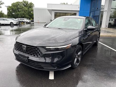 Used 2023 Honda Accord Sport image 2