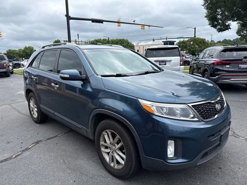 Used 2014 Kia Sorento LX FWD image 3