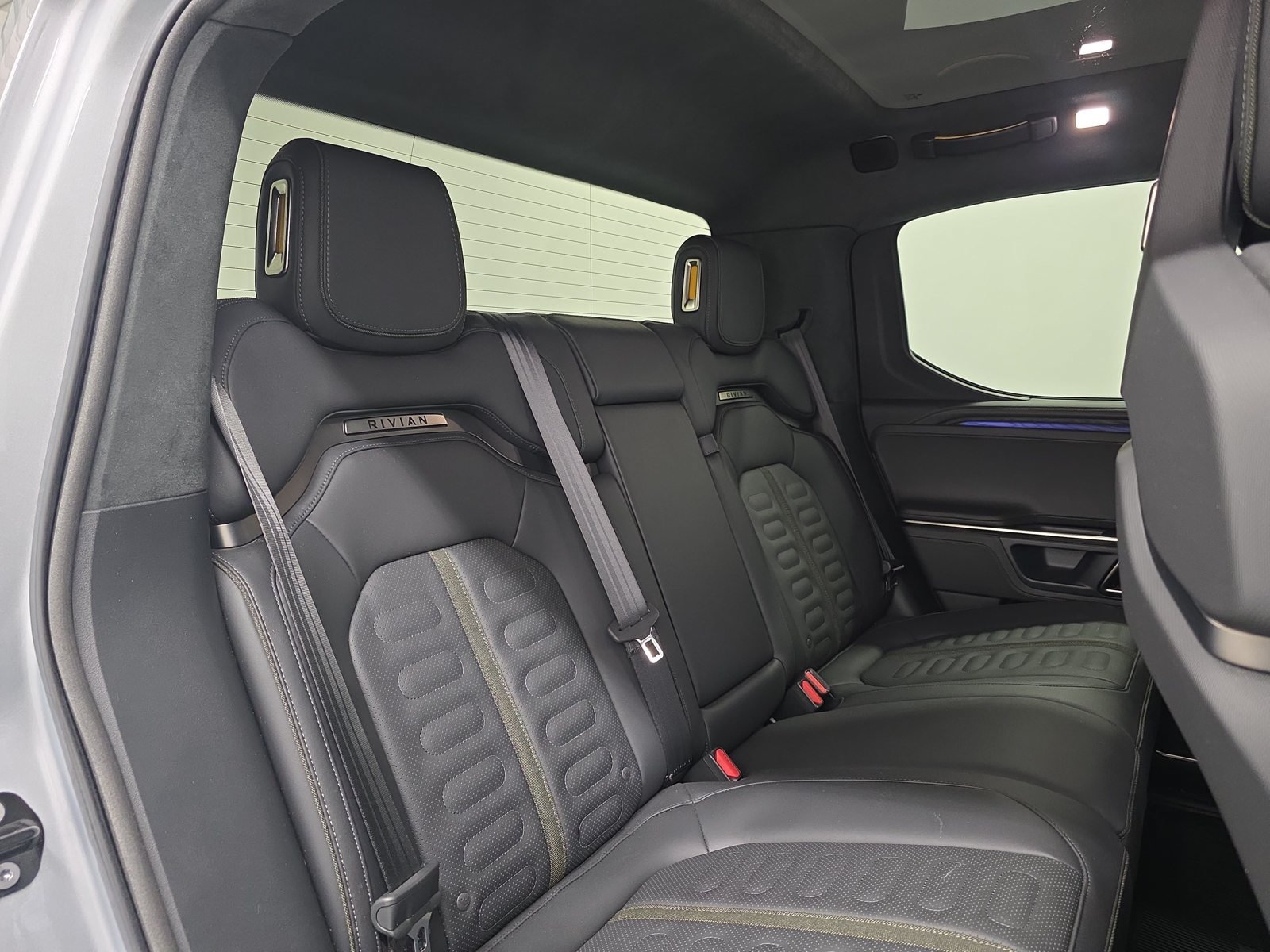 Used 2022 Rivian R1T Adventure AWD/4WD image 22