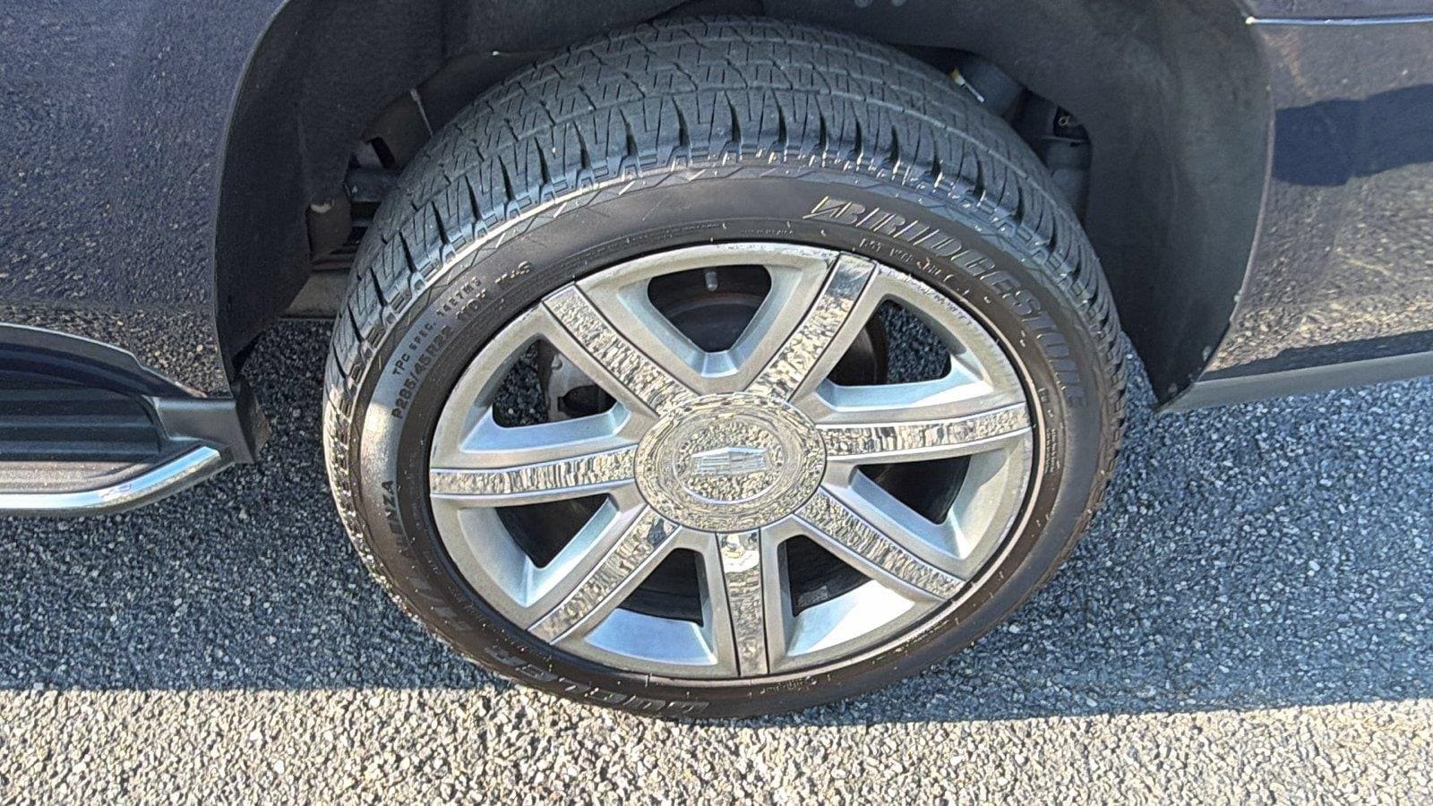 Used 2020 Cadillac Escalade Luxury RWD image 13