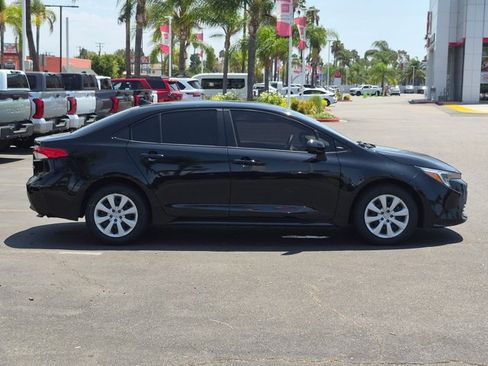 Used 2023 Toyota Corolla LE w/ Carpet Mat Package (TMS) FWD image 4