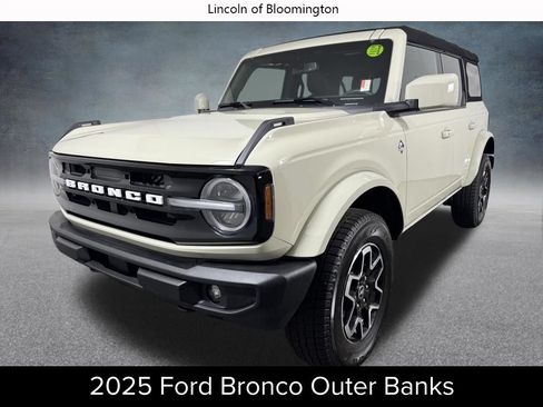 Used 2025 Ford Bronco Outer Banks AWD/4WD image 1