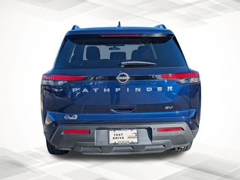 Used 2024 Nissan Pathfinder SV image 5