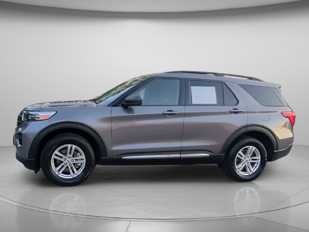 Used 2023 Ford Explorer XLT AWD/4WD image 14