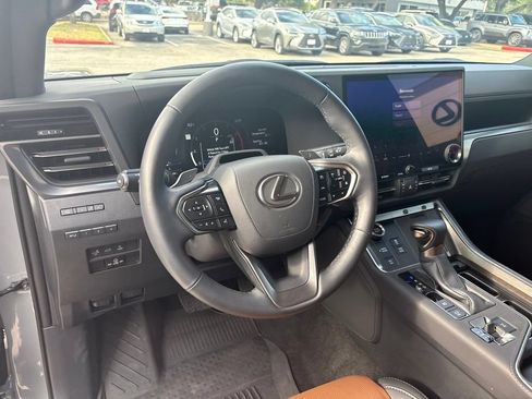 Certified 2025 Lexus GX 550 w/ Accessory Package (2T) AWD/4WD image 12