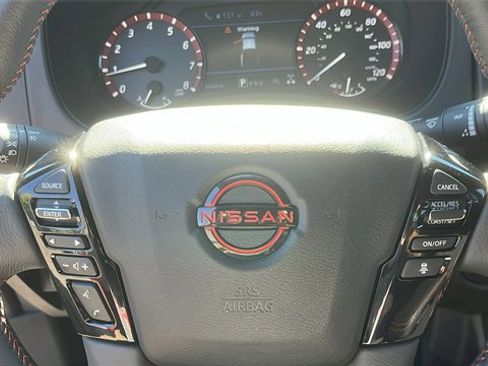 Used 2025 Nissan Frontier PRO-4X w/ Tow Package image 11