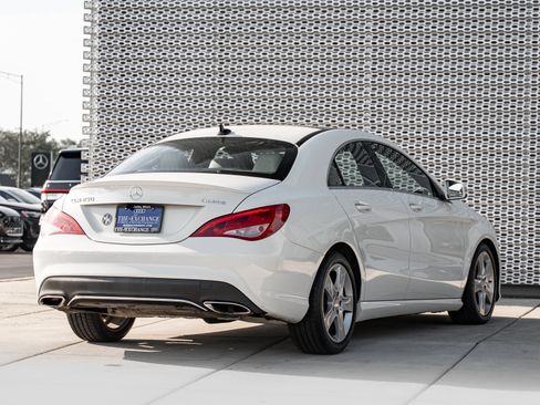 Used 2017 Mercedes-Benz CLA 250 4MATIC image 4