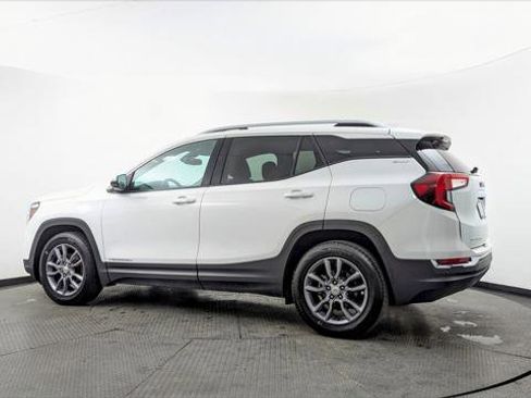 Used 2023 GMC Terrain SLT image 4