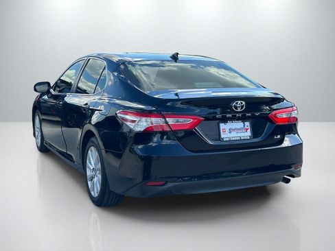 Used 2020 Toyota Camry LE FWD image 7
