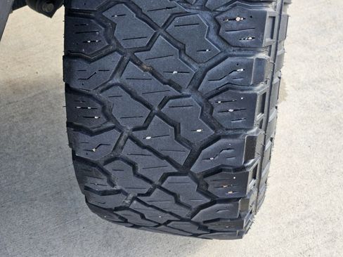 Used 2022 Jeep Gladiator Sport image 13