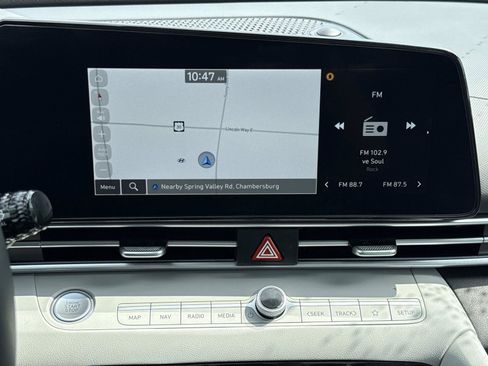 Certified 2025 Hyundai Elantra Limited FWD image 5