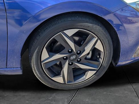 Used 2021 Hyundai Elantra SEL w/ Convenience + Premium Package FWD image 10