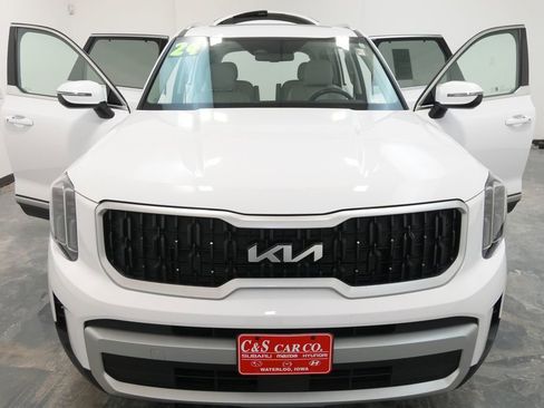 Used 2024 Kia Telluride EX w/ EX Captain's Chair Package image 35