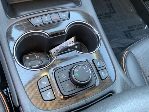 Used 2023 GMC Acadia AT4 w/ Technology Package image 29