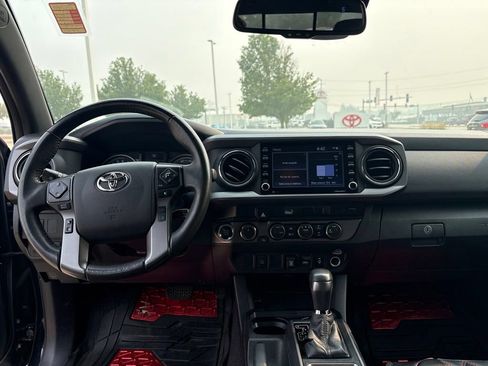 Used 2021 Toyota Tacoma TRD Sport AWD/4WD image 23
