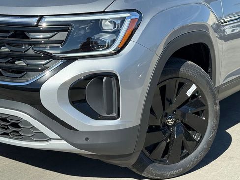 New 2026 Volkswagen Atlas Cross Sport SE FWD image 2