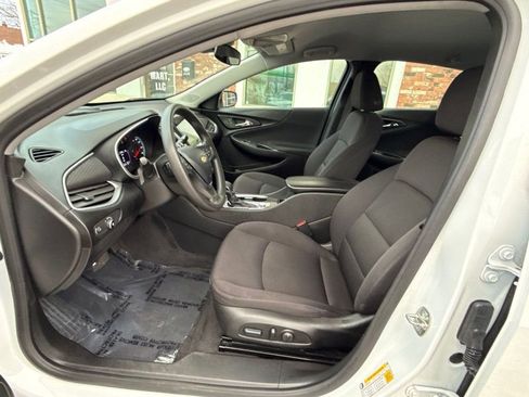 Used 2024 Chevrolet Malibu LT image 11
