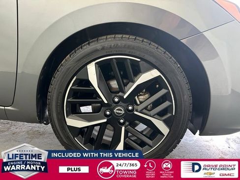 Used 2024 Nissan Versa SR FWD image 11