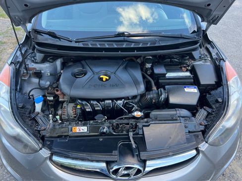 Used 2013 Hyundai Elantra GLS w/ Preferred Pkg FWD image 11