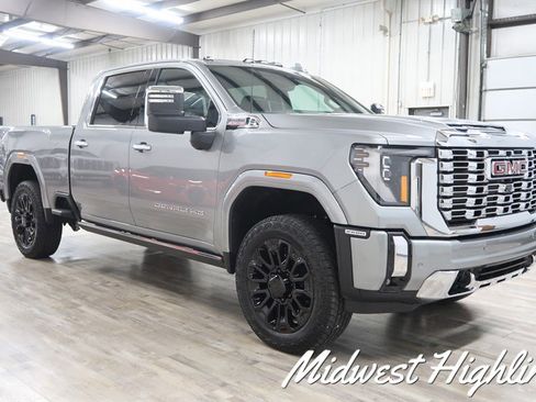Used 2025 GMC Sierra 2500 Denali w/ Denali Reserve Package AWD/4WD image 7