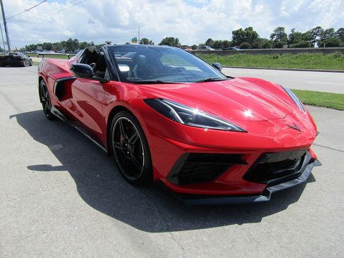 Used 2023 Chevrolet Corvette Stingray Premium Conv w/ Z51 Performance Package RWD image 3