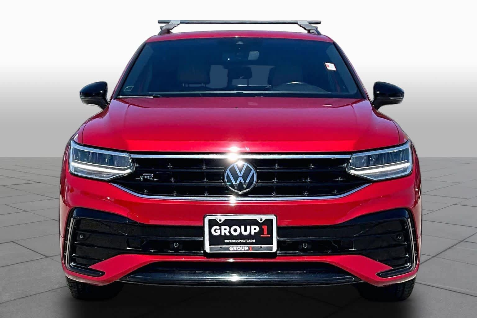 Used 2024 Volkswagen Tiguan SE R-Line w/ MDO Package, Three-Row FWD image 4
