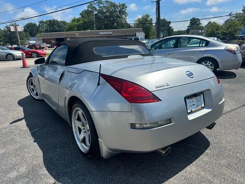 Used 2005 Nissan 350Z Touring image 8