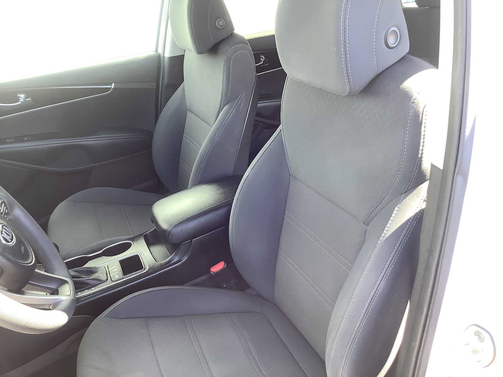 Used 2017 Kia Sorento AWD image 11
