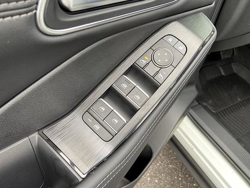 New 2026 Nissan Rogue Platinum image 10