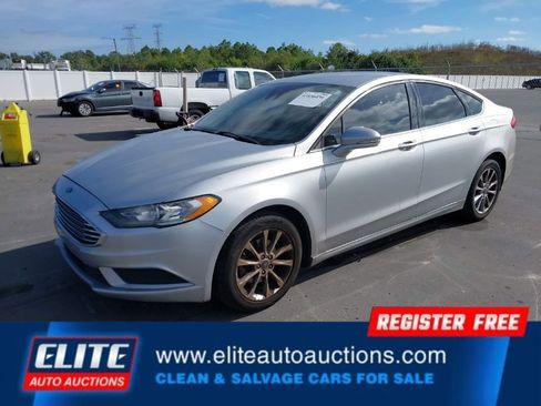 Used 2017 Ford Fusion SE image 4