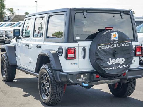 Used 2023 Jeep Wrangler Unlimited w/ Convenience Group AWD/4WD image 5
